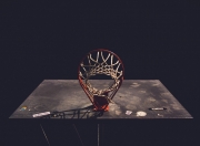 开云官网-孤勇者的对决，阿隆索点燃赛场，梅赛德斯力克索伯的战术交响曲