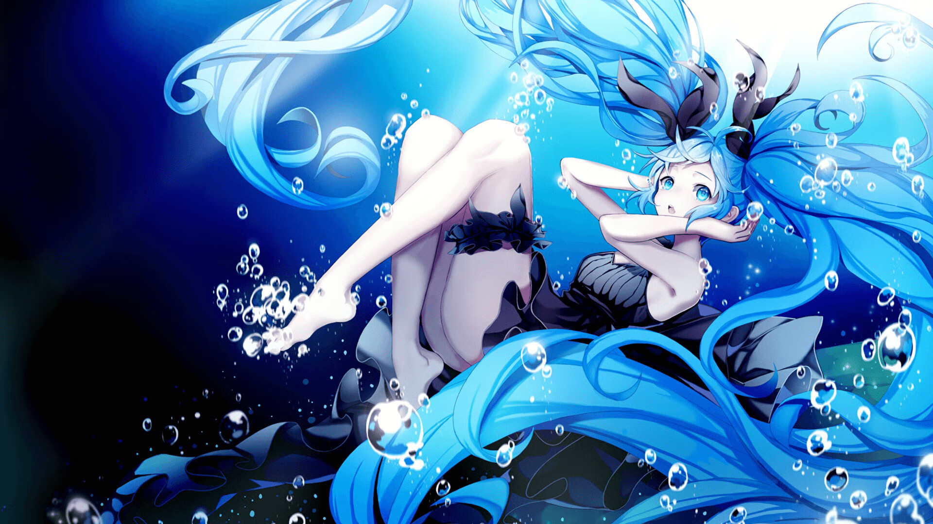 赛道与绿茵场，当F1引擎轰鸣遇见红黑军团狂喜